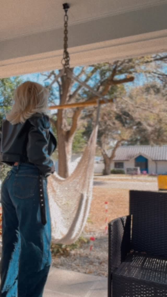 Post 5 by Jenny Leal on Instagram (video)
