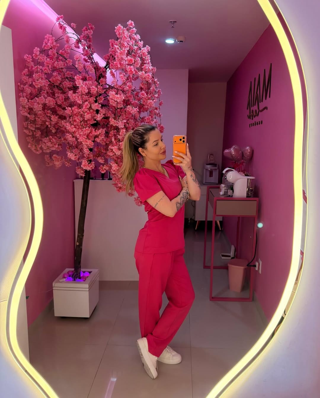 Post 1 by MAIA LASH | CÍLIOS & CURSOS on Instagram (carousel)