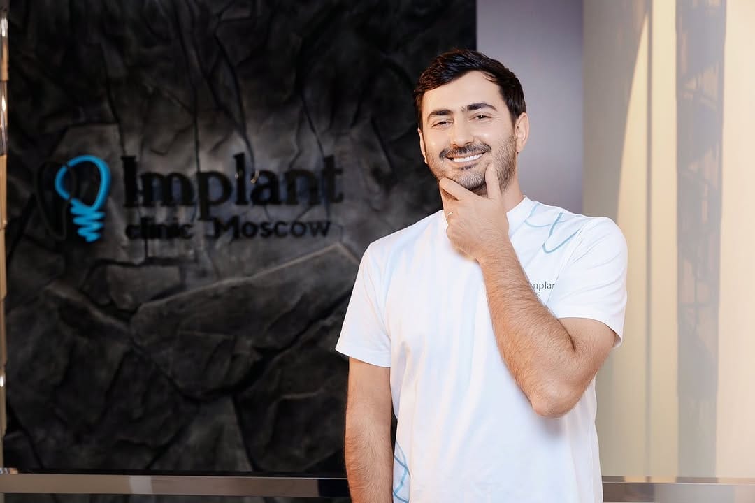 Post 10 by Smile DESIGNER & Creator of IMPLANT CLINIC 🫰🏼 on Instagram (carousel)