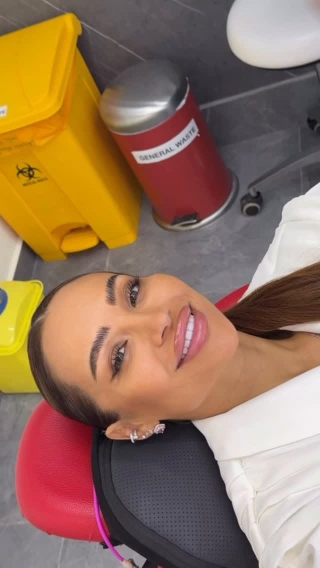 Post 7 by Smile DESIGNER & Creator of IMPLANT CLINIC 🫰🏼 on Instagram (video)