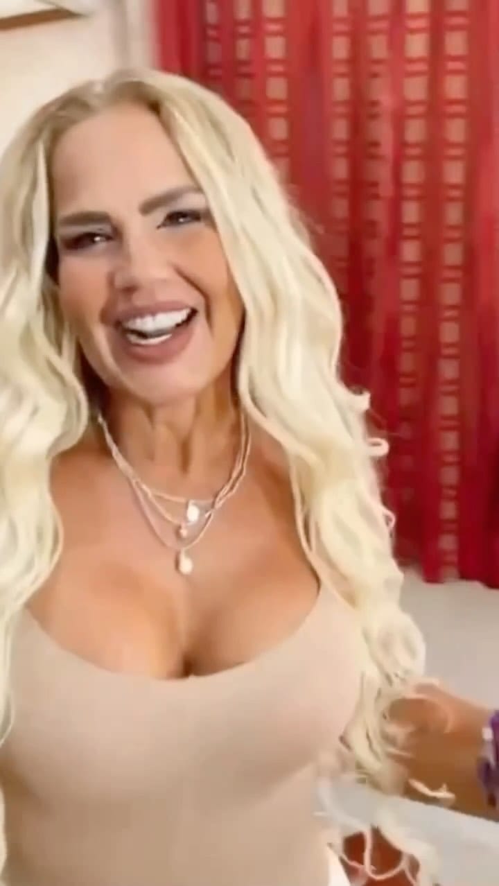 Post 10 by Shekina Extensiones Oficial on Instagram (video)