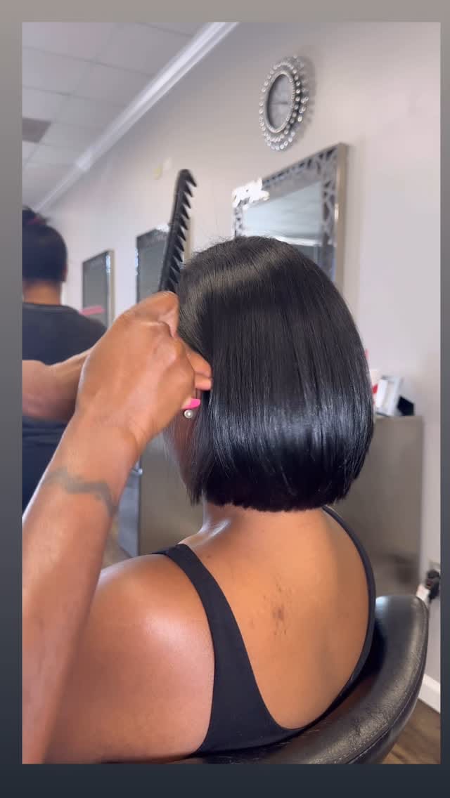 Post 10 by SILK PRESS EXPERT / HEALTHY HAIR STYLIST on Instagram (video)