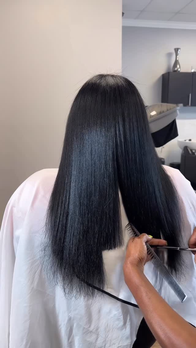 Post 2 by SILK PRESS EXPERT / HEALTHY HAIR STYLIST on Instagram (video)