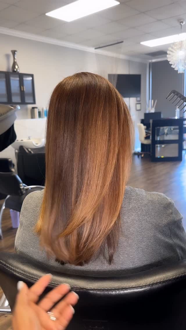 Post 5 by SILK PRESS EXPERT / HEALTHY HAIR STYLIST on Instagram (video)