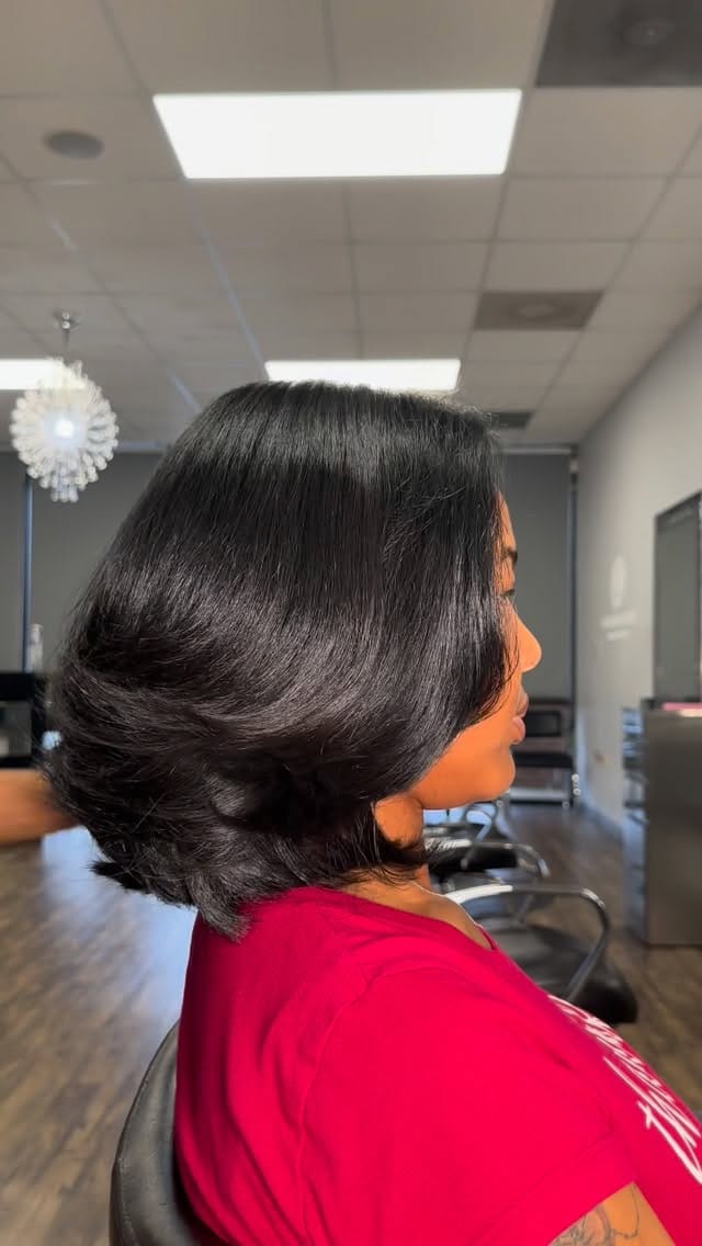 Post 7 by SILK PRESS EXPERT / HEALTHY HAIR STYLIST on Instagram (video)