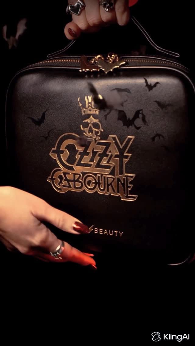 Post 10 by Jolie⚡Beauty on Instagram (video)