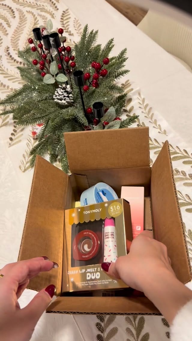 Post 6 by Farah Mangal on Instagram (video)
