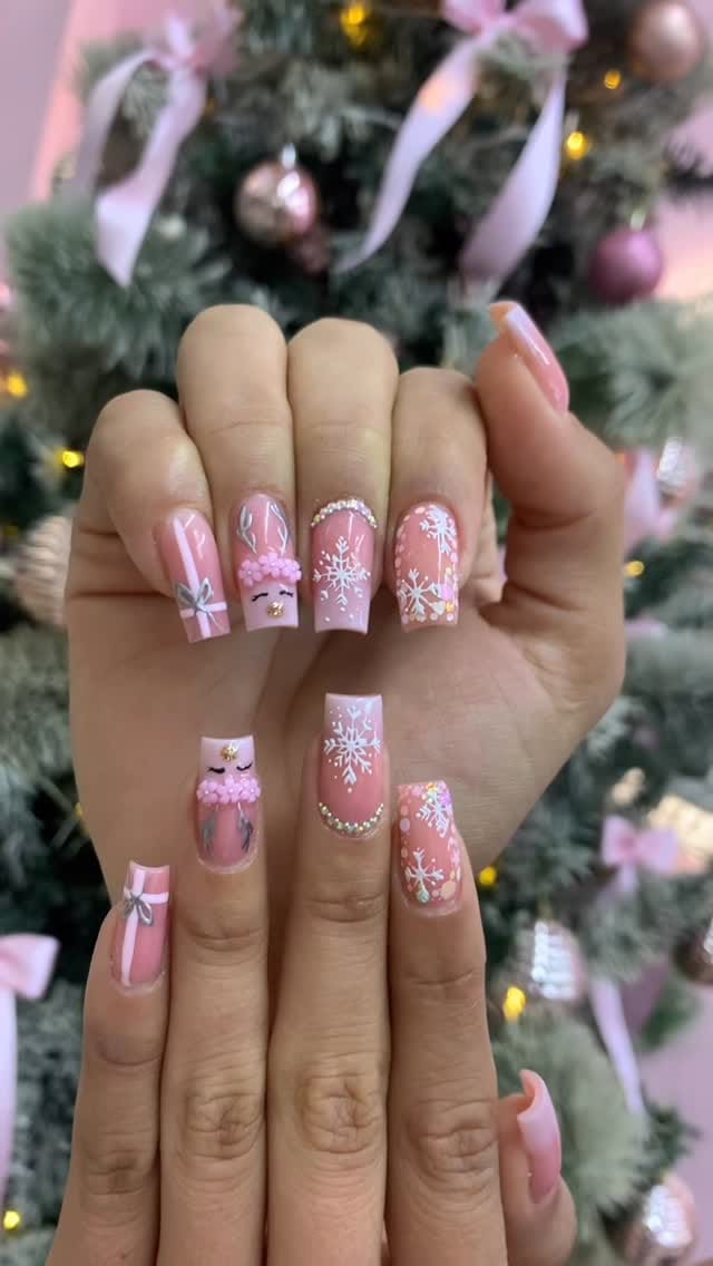Post 10 by CONSENTIDAS NAILS on Instagram (video)