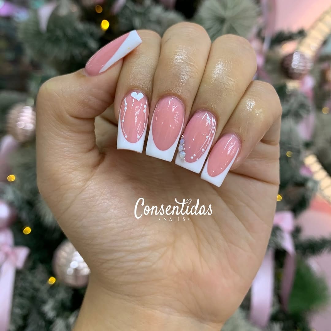 Post 2 by CONSENTIDAS NAILS on Instagram (image)
