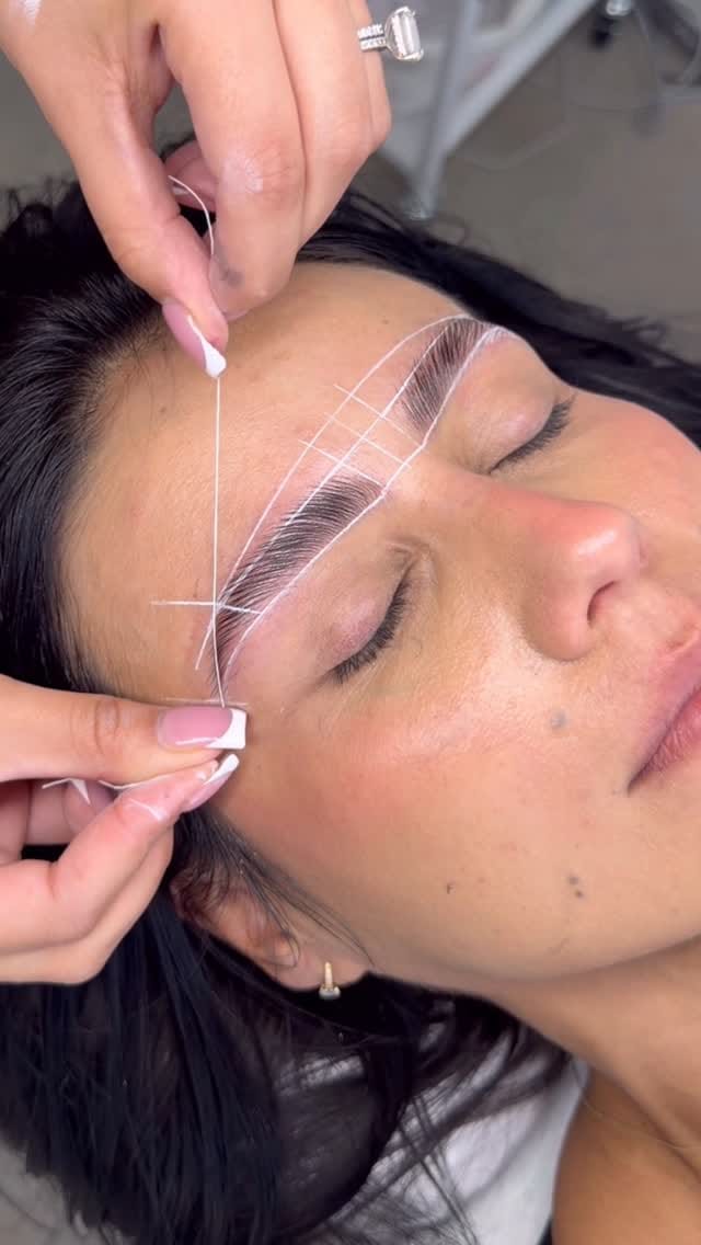 Post 1 by Nikole Ayala || MIAMI BROW ARTIST on Instagram (video)