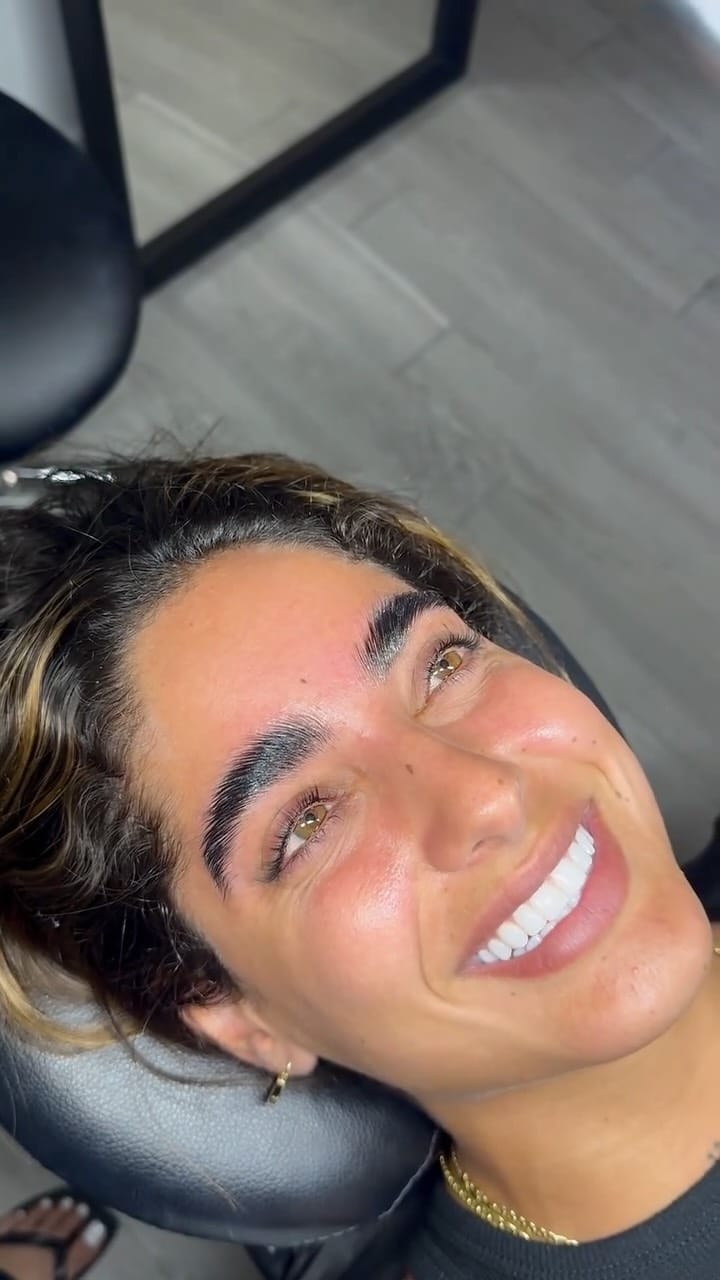 Post 8 by Nikole Ayala || MIAMI BROW ARTIST on Instagram (video)