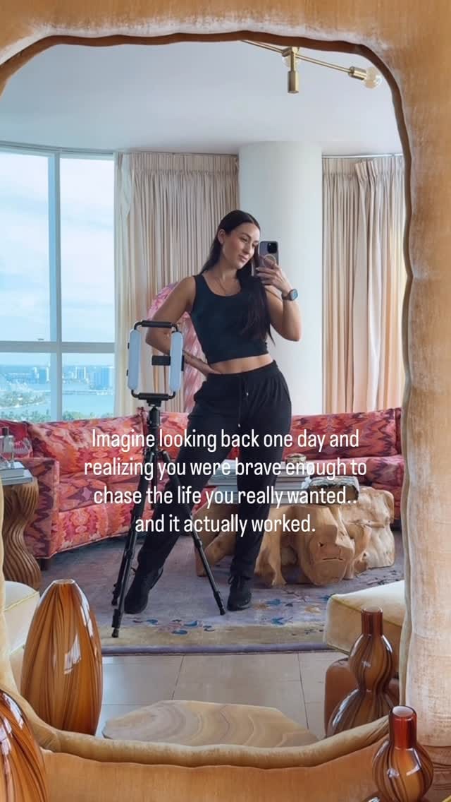 Post 5 by Nina’s Makeup on Instagram (video)
