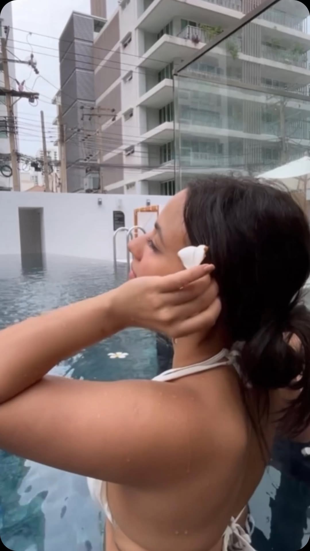 Post 9 by ROOTS AND HERBS on Instagram (video)