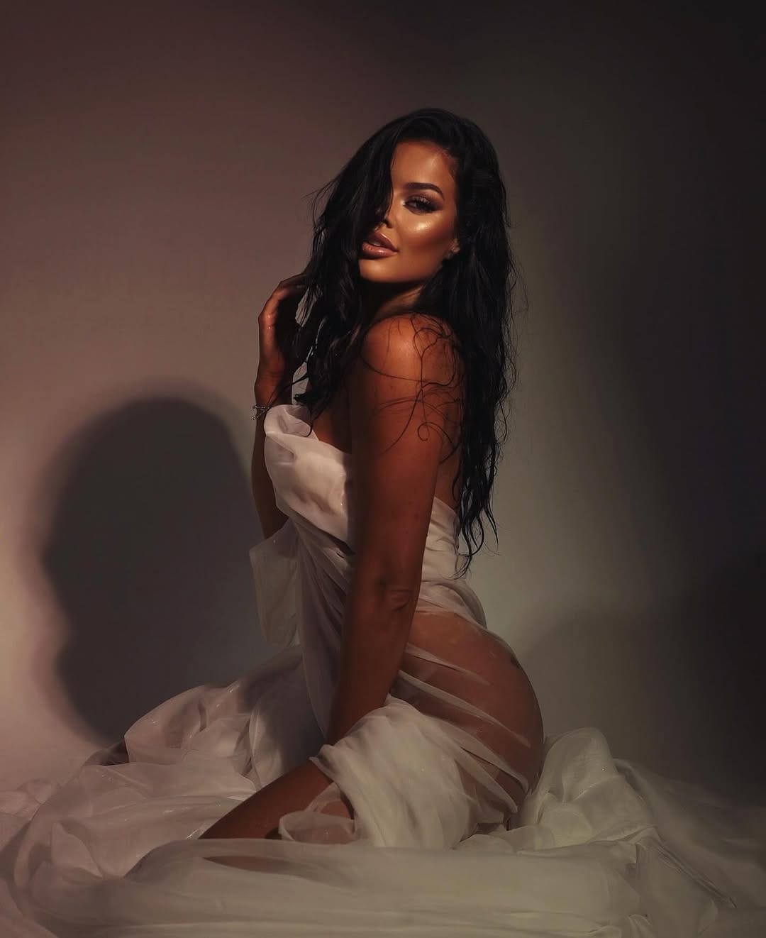 Post 4 by SILVER YASMIN on Instagram (carousel)