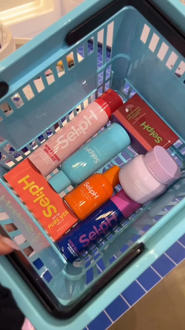 Post 6 by Sel:pH Beauty on Instagram (video)