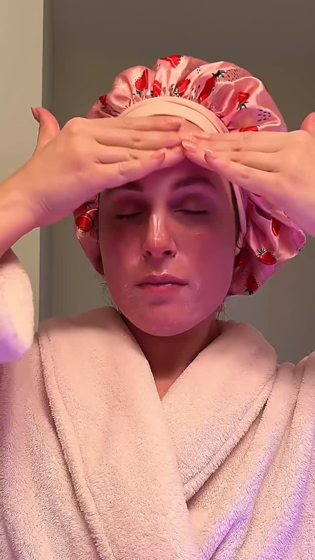 Post 2 by Sel:pH Beauty on Instagram (video)
