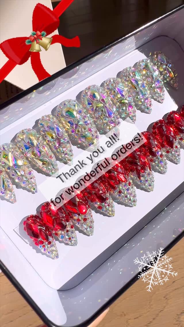 Post 10 by The Nailest® Press On Nails on Instagram (video)