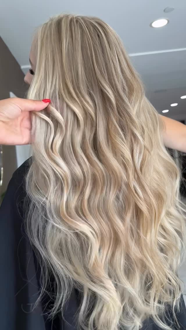 Post 8 by Zoye Beauty Salon on Instagram (video)