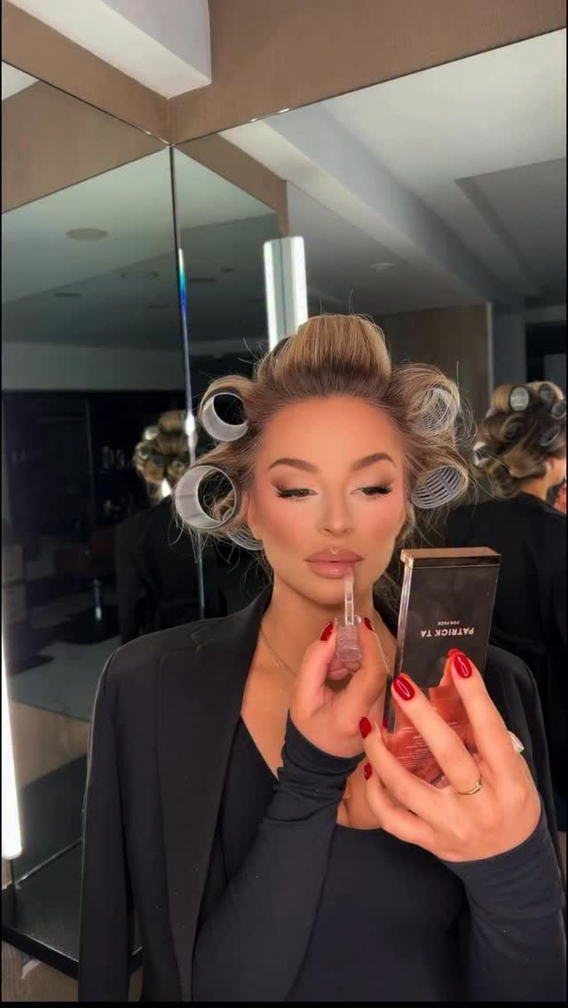 Post 4 by Zoye Beauty Salon on Instagram (video)