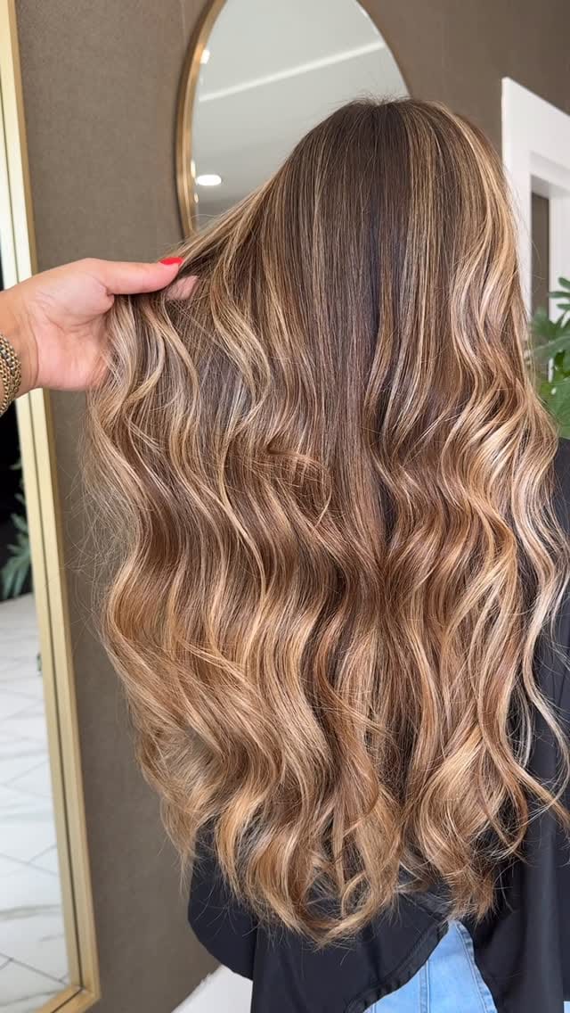 Post 9 by Zoye Beauty Salon on Instagram (video)