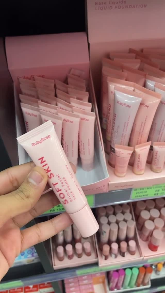 Post 10 by VIP Makeup Oficial on Instagram (video)