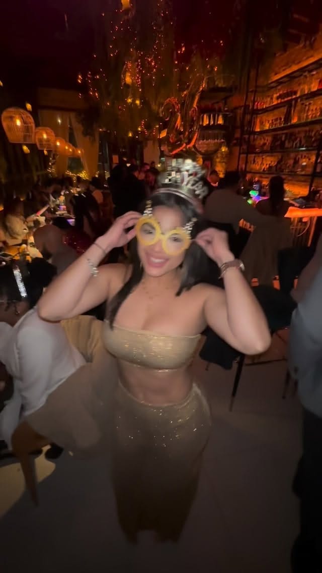 Post 1 by Jessica Mena on Instagram (video)