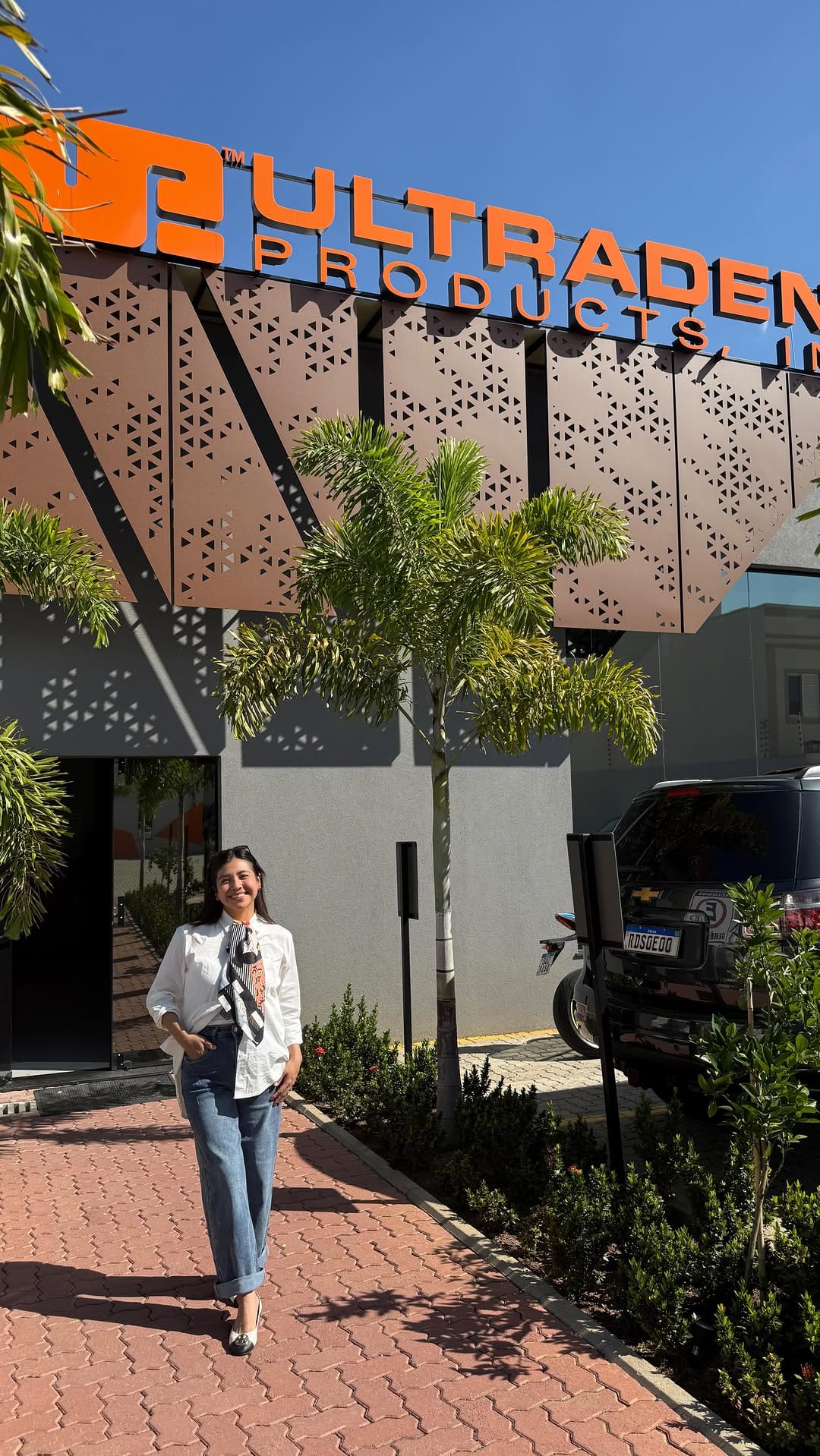 Post 2 by OdontoStudio Lima - Clínica Dental on Instagram (video)
