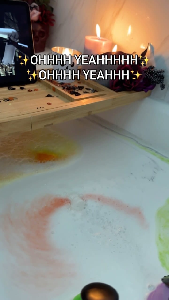 Post 9 by Bubbly Belle Bath Bombs on Instagram (video)