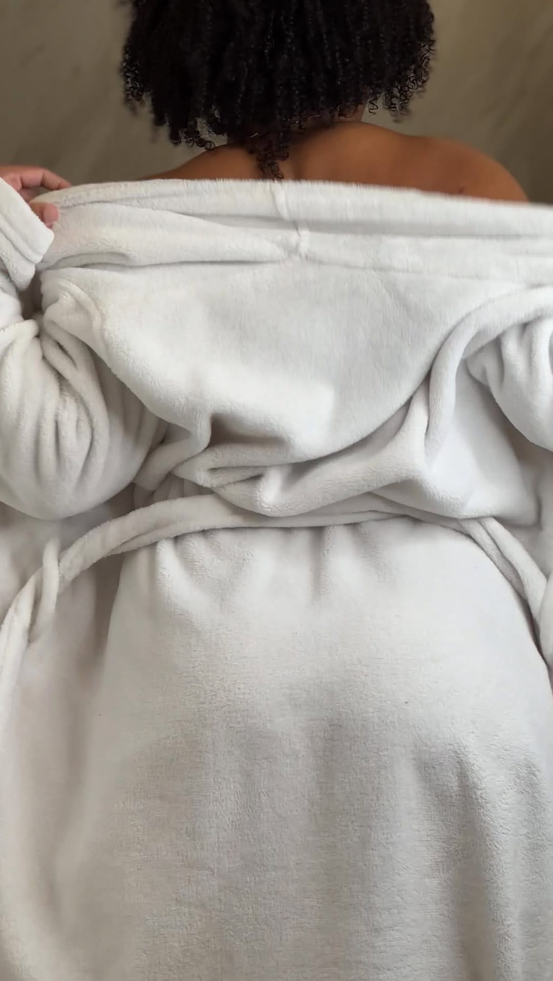 Post 6 by Bubbly Belle Bath Bombs on Instagram (video)