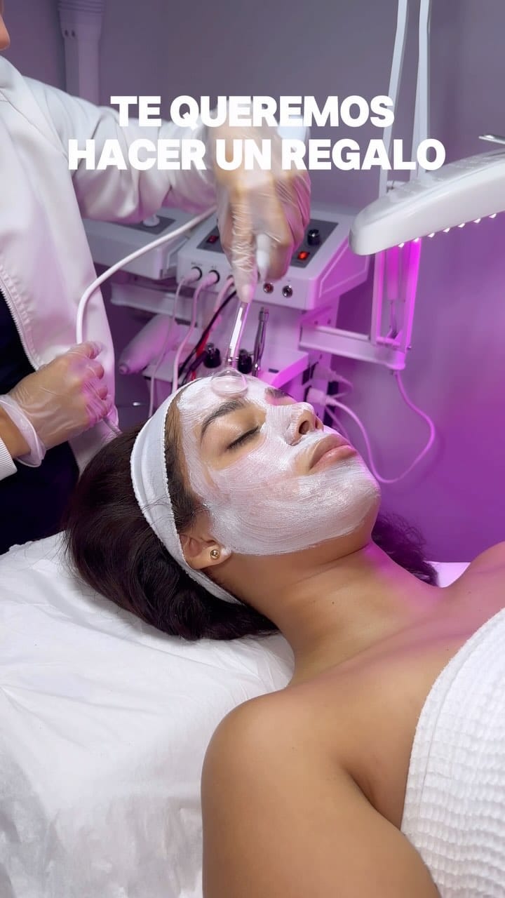 Post 3 by Aldana Skin Life©️ on Instagram (video)