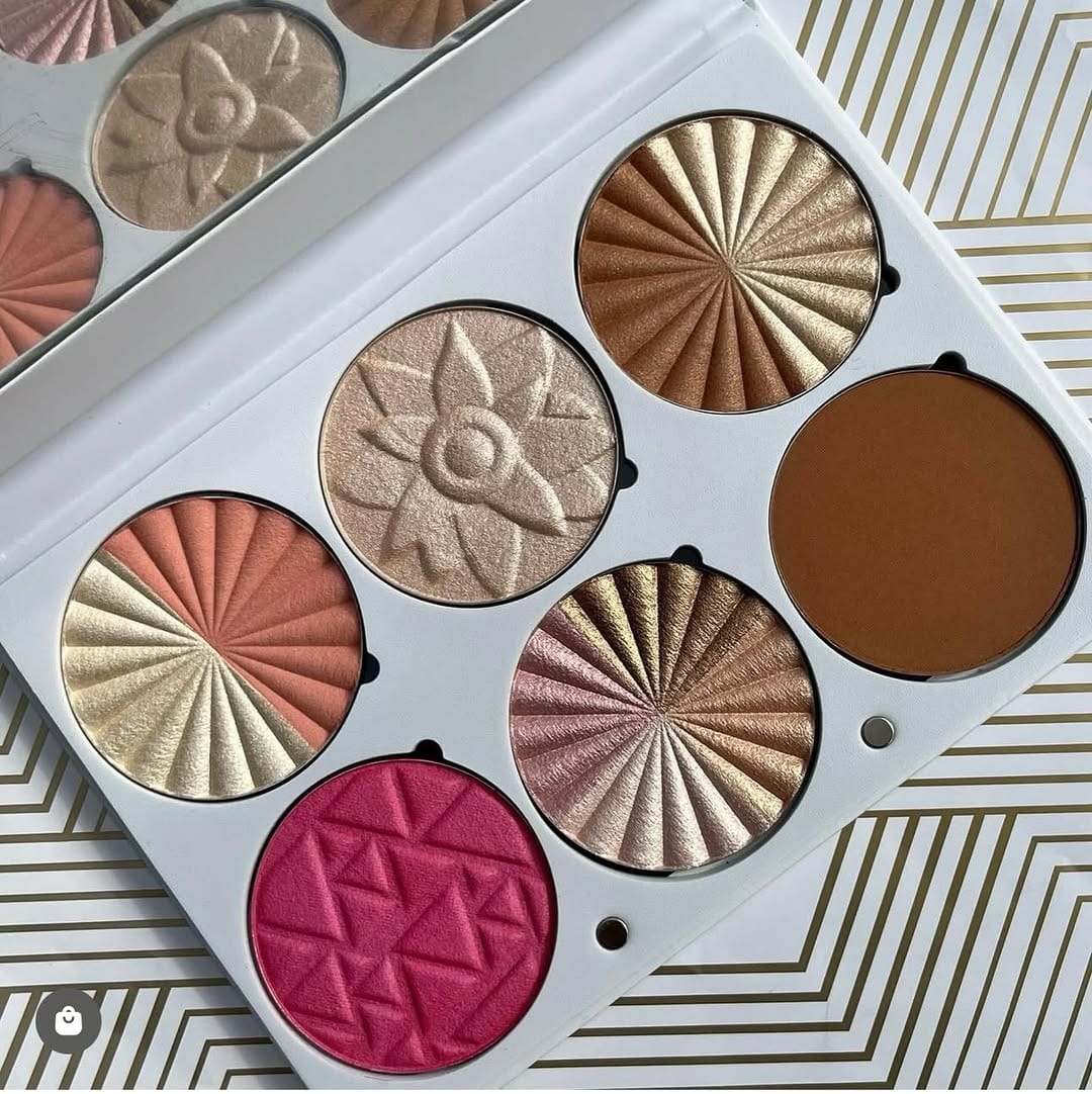 Post 3 by Usa Lolaa Cosmetics on Instagram (carousel)