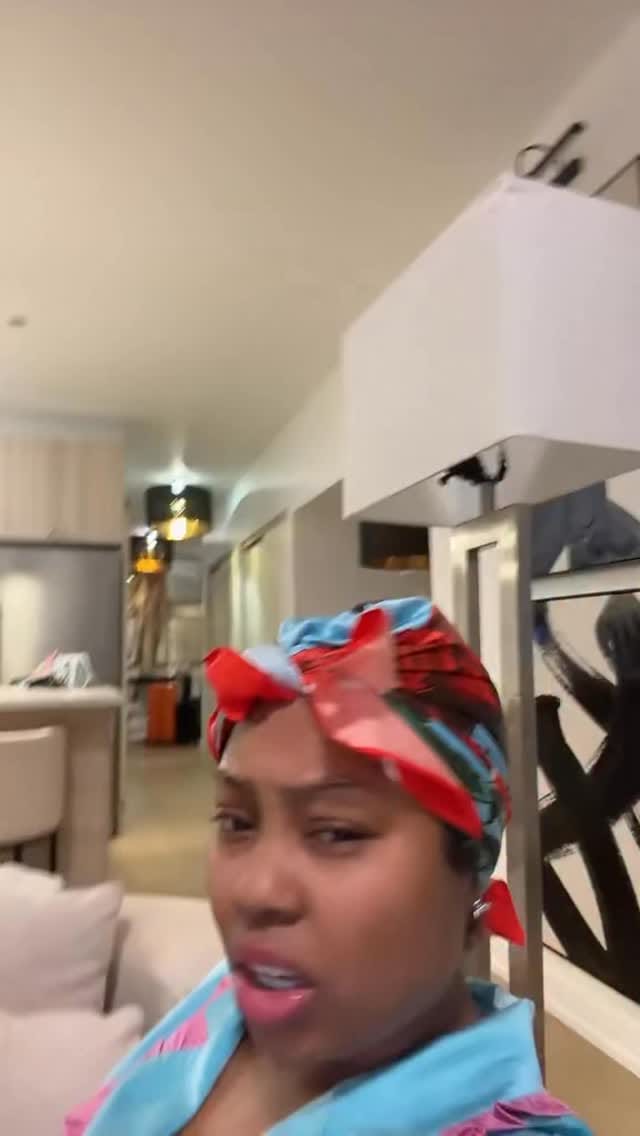 Post 10 by The random side quest queen. on Instagram (video)