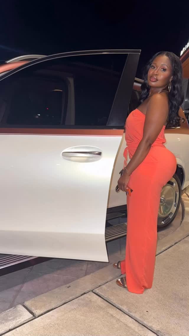 Post 9 by DBCURV💋S on Instagram (video)