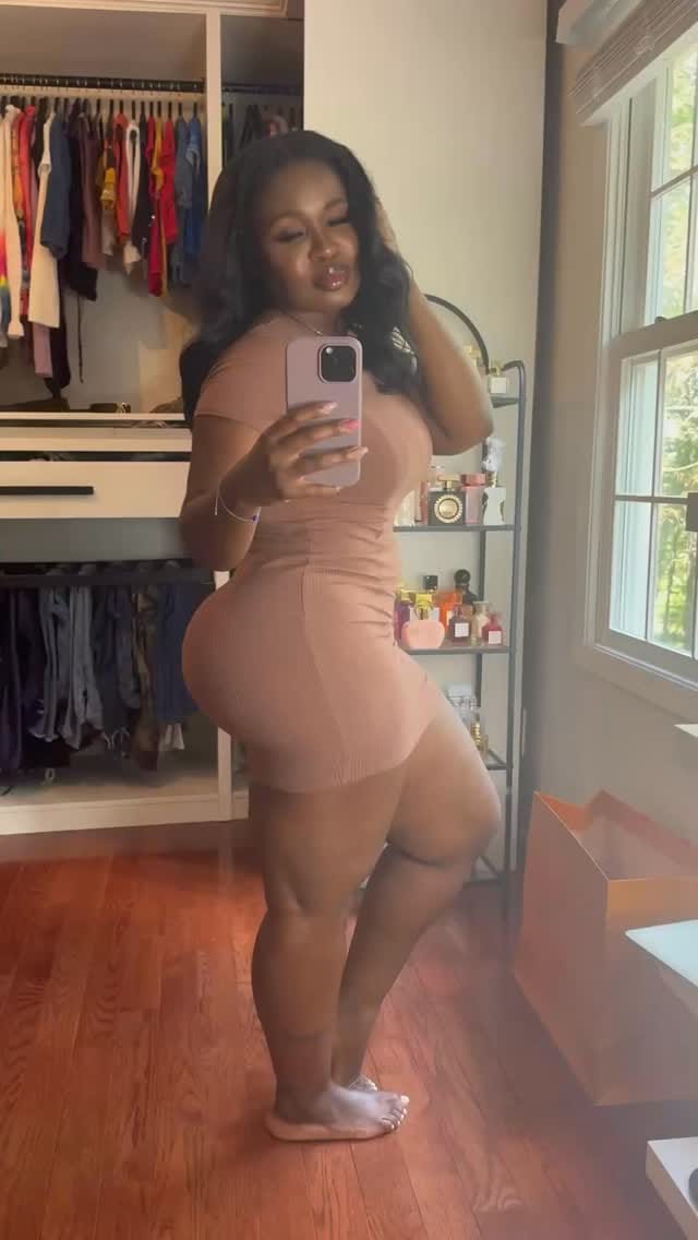 Post 8 by DBCURV💋S on Instagram (video)
