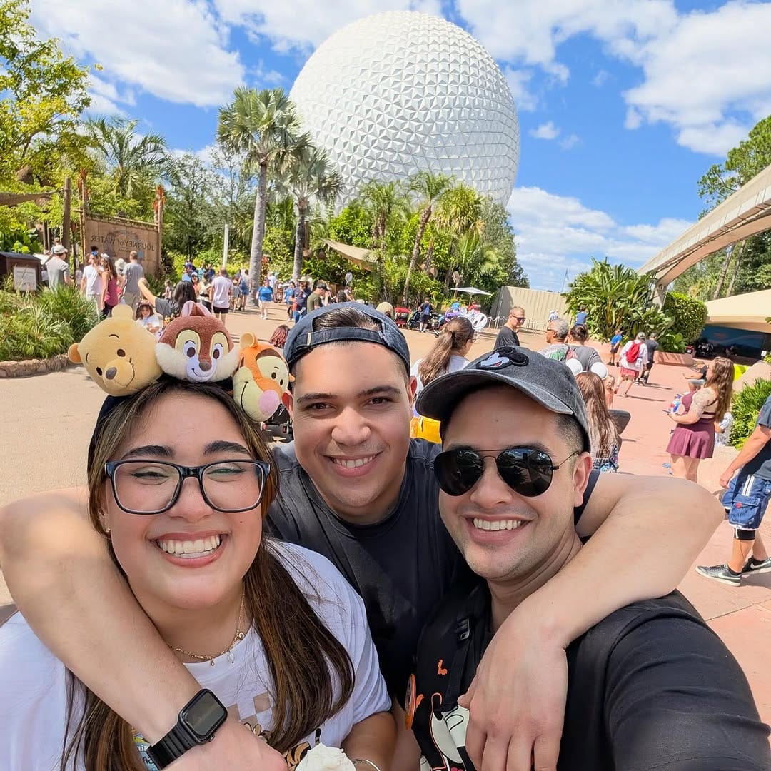 Post 5 by Ender Valbuena on Instagram (carousel)