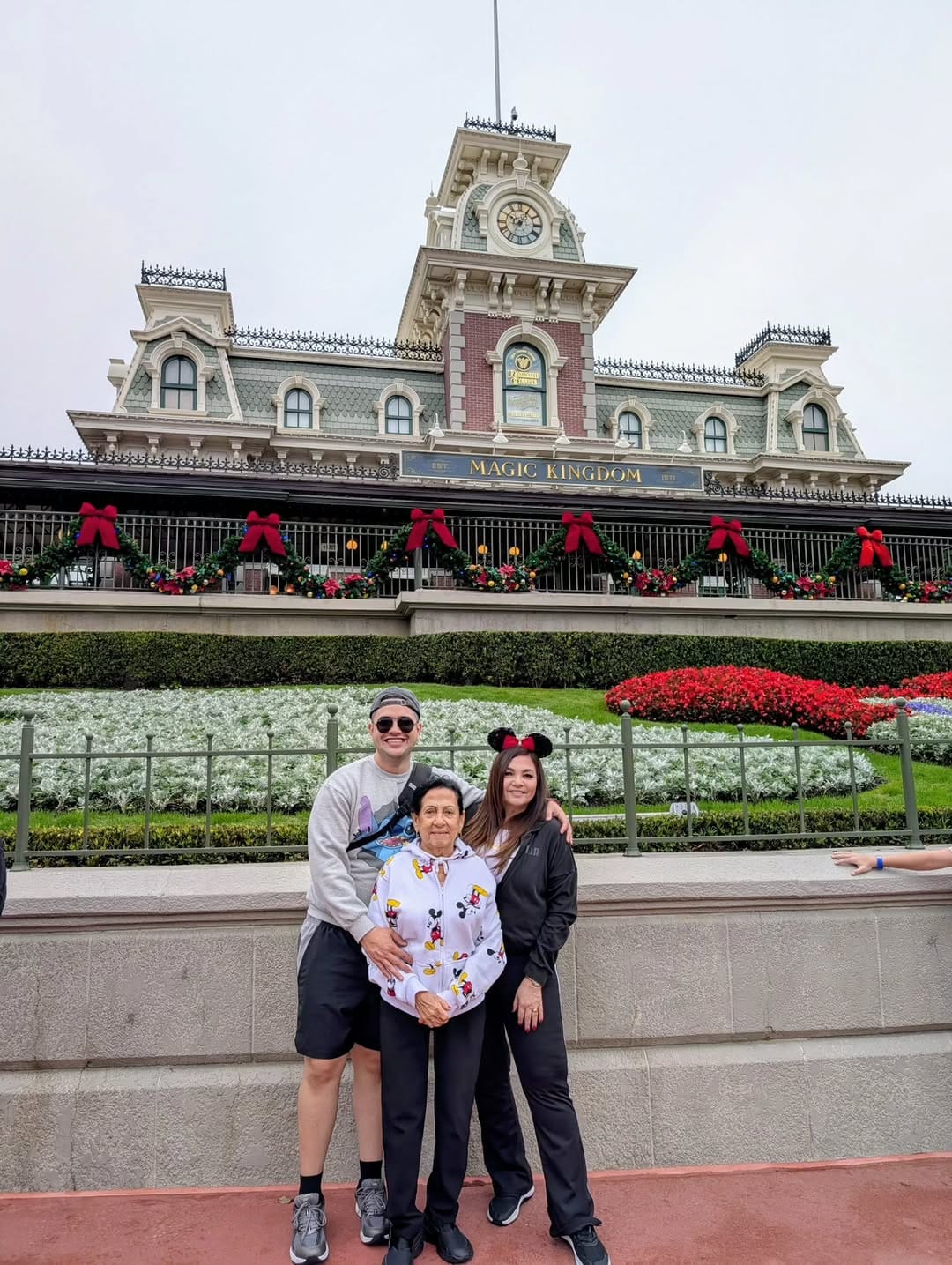 Post 2 by Ender Valbuena on Instagram (carousel)