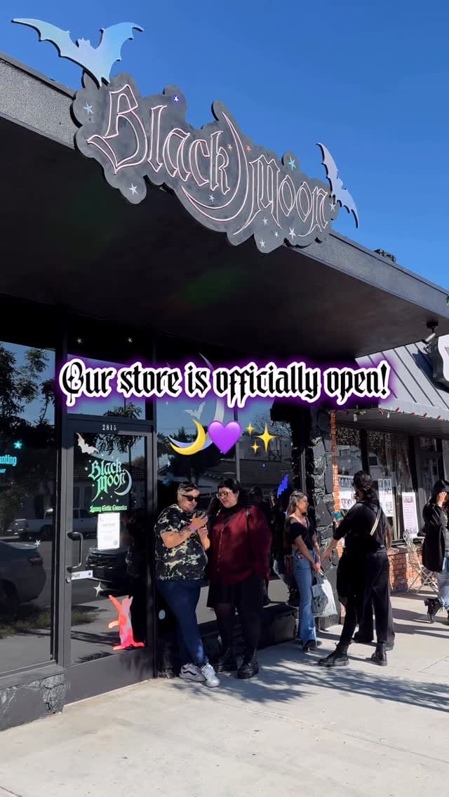 Post 9 by 🌘 Black Moon Cosmetics®️🌒 on Instagram (video)