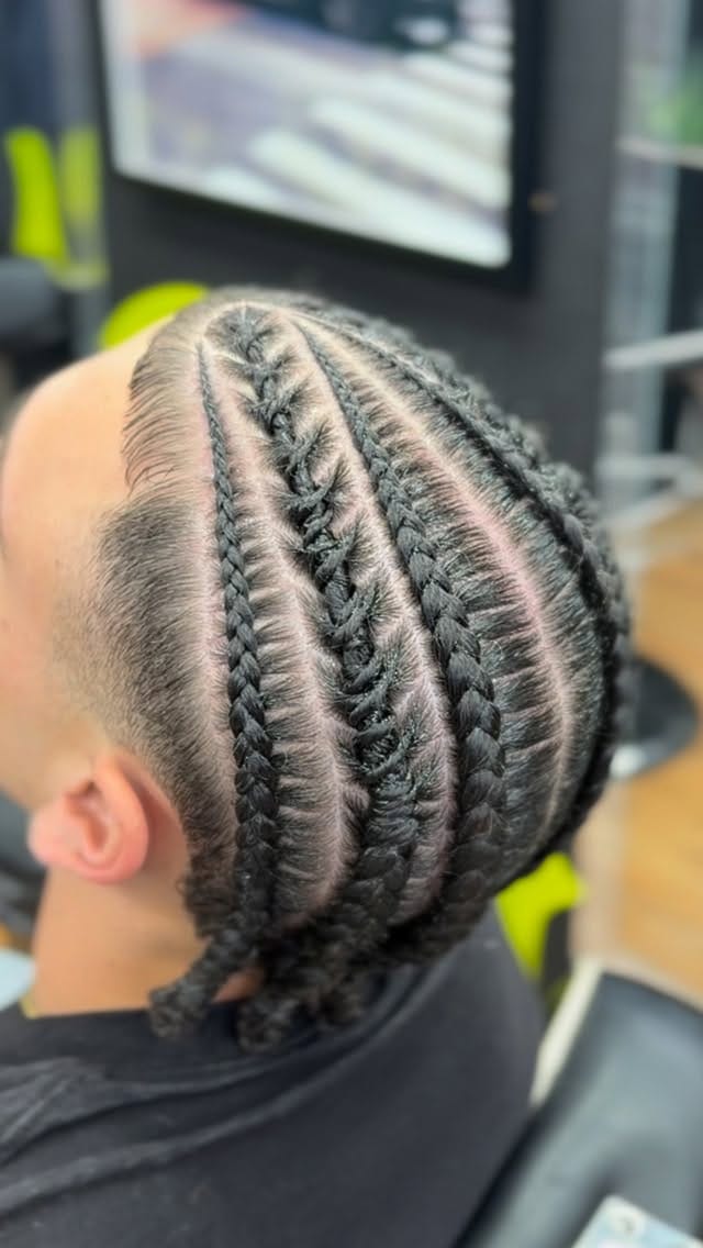Post 7 by Towers Braids on Instagram (video)