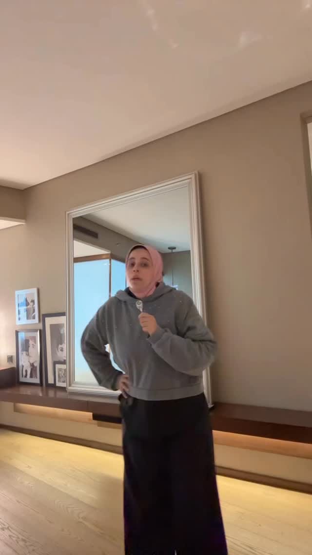 Post 3 by Nilly Shams on Instagram (video)