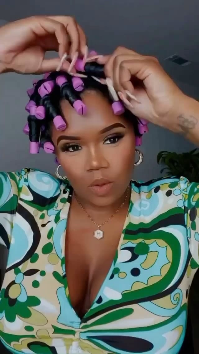 Post 7 by Dollar Curl Club on Instagram (video)