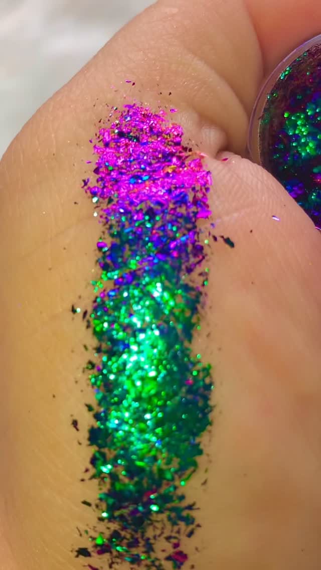Post 2 by ⚡️ Chaos Makeup  ⚡️ on Instagram (video)