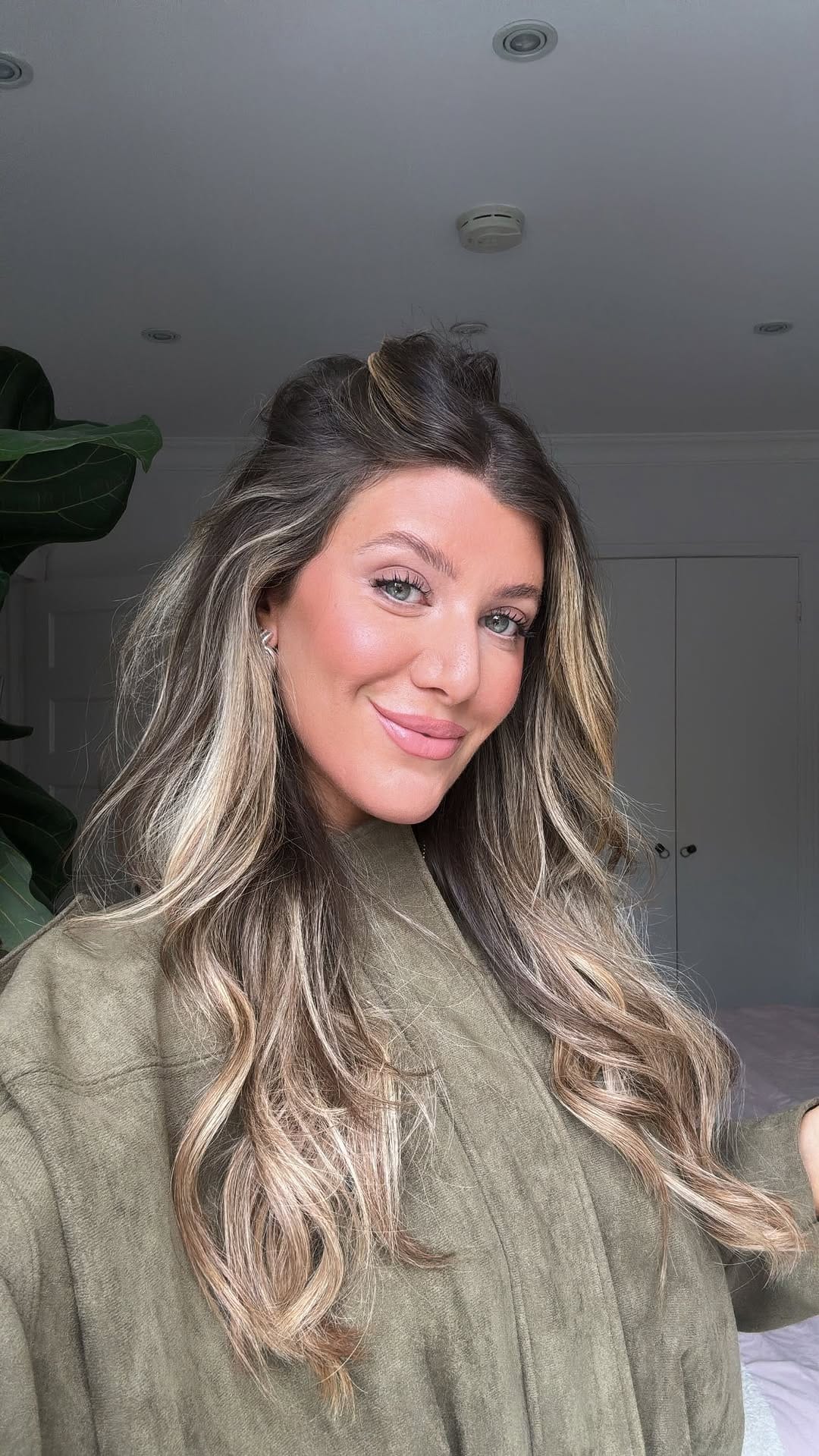 Post 3 by GEE BEAUTY on Instagram (video)