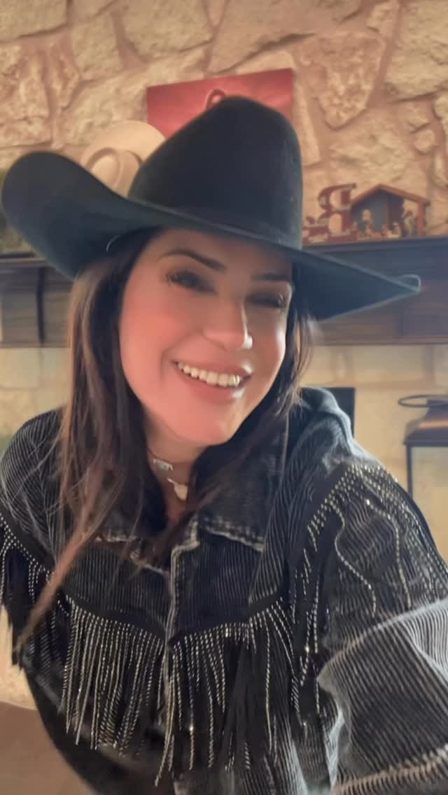 Post 7 by PATY COWGIRL BOOTIQUE on Instagram (video)