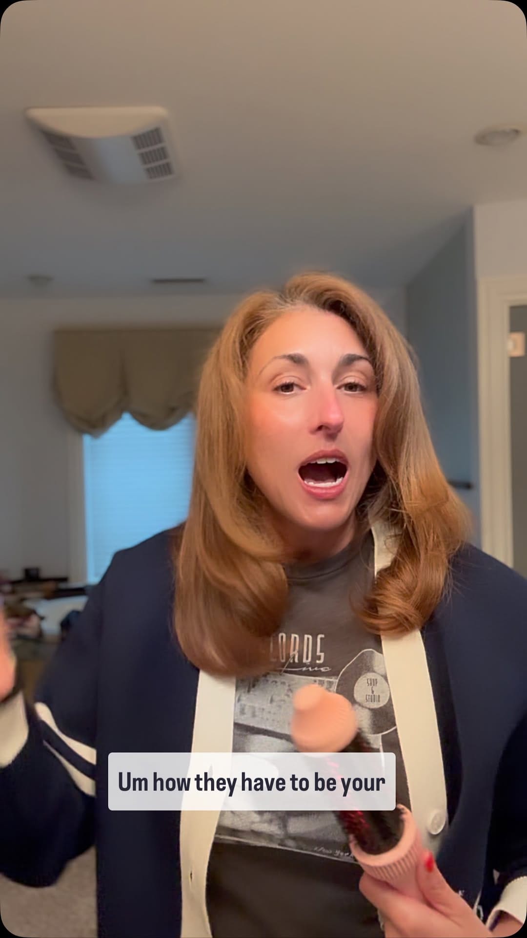 Post 6 by Lisa Sands on Instagram (video)