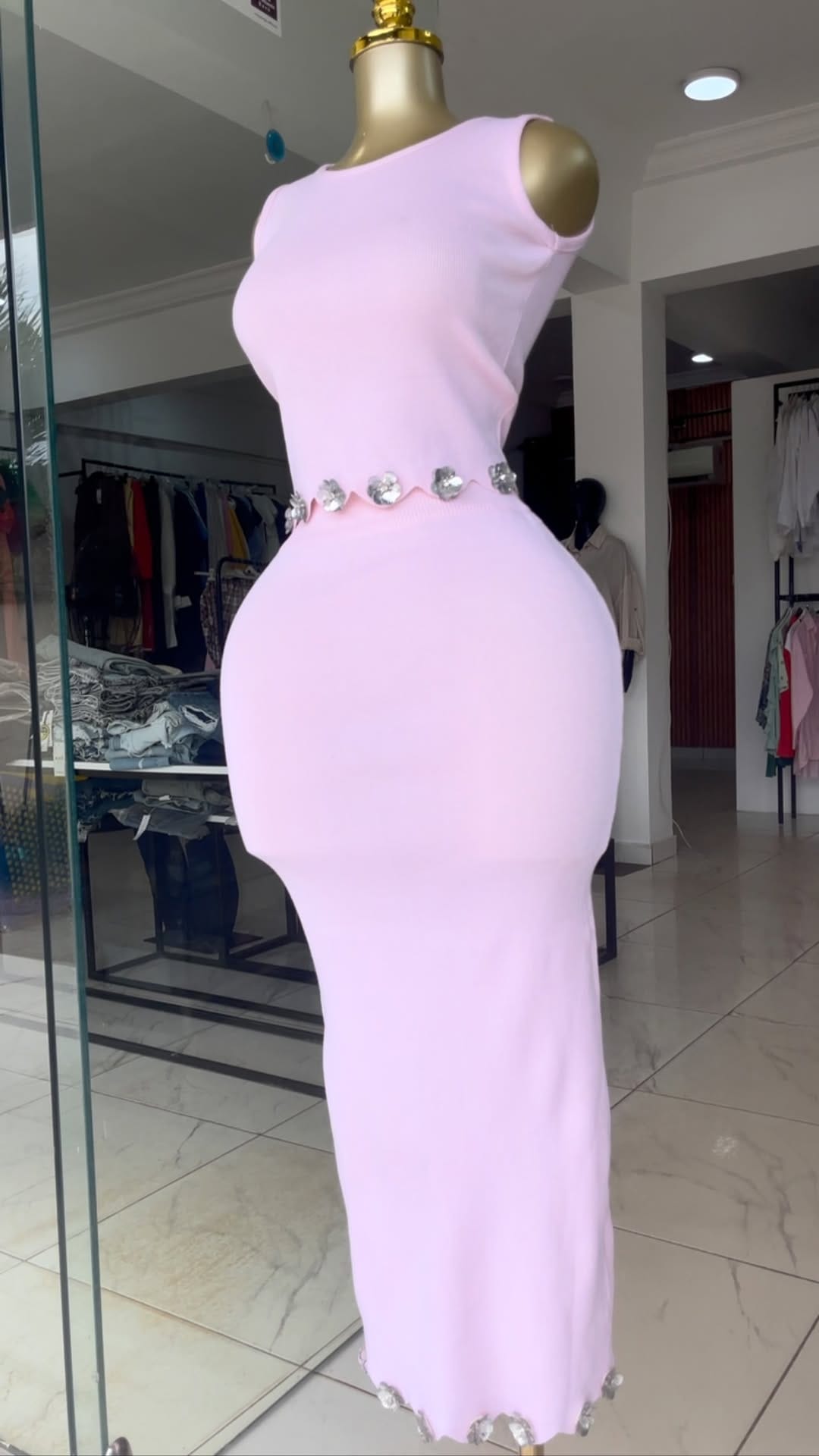 Post 6 by 🇬🇭 No1 Women’s Clothing in Ghana on Instagram (video)