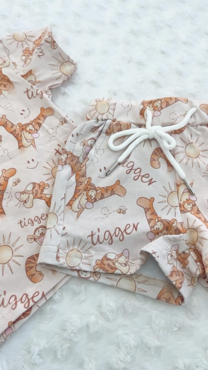Post 6 by Little AB & Co on Instagram (video)