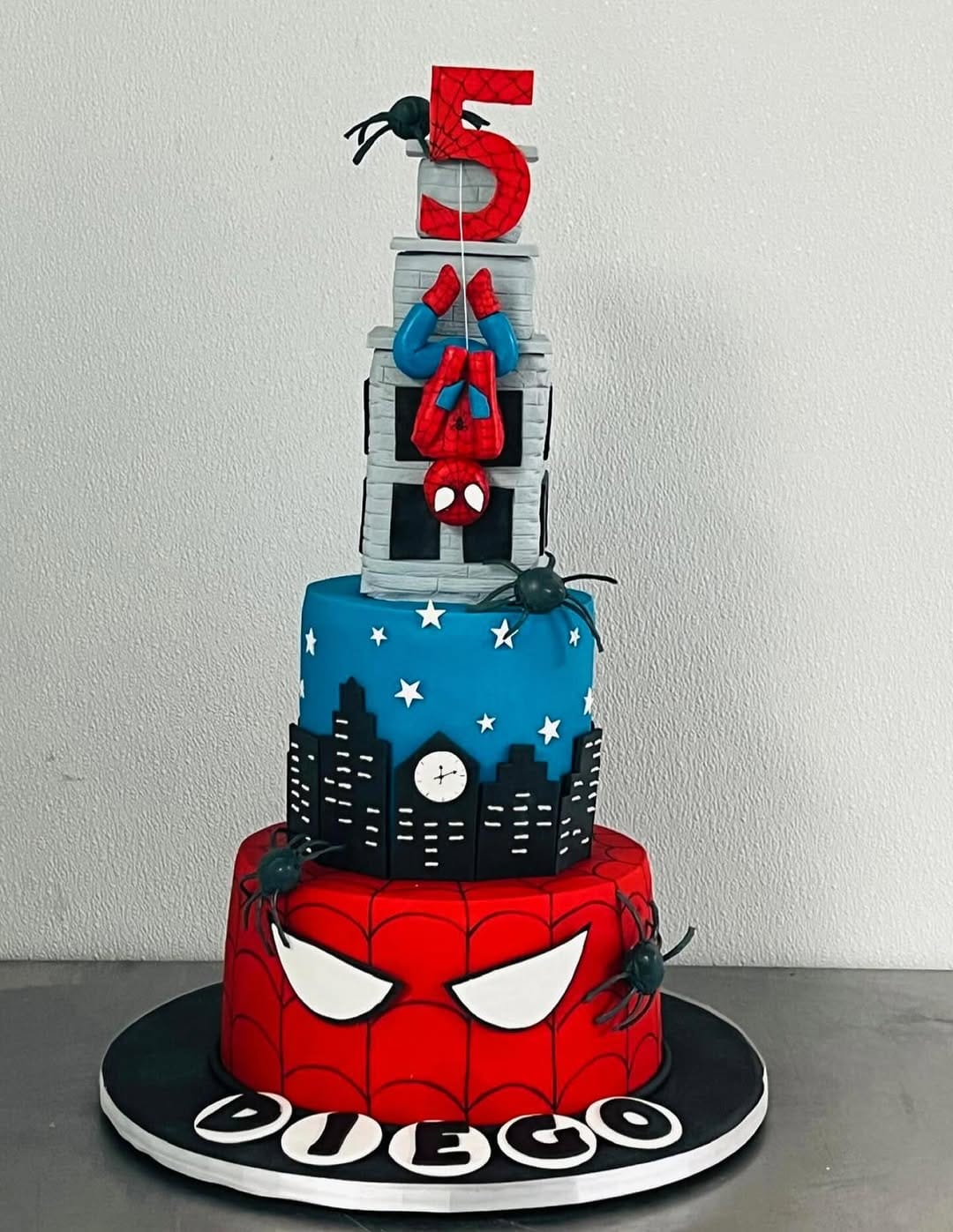 Post 9 by CakeAHolics By Bochinchitos on Instagram (image)