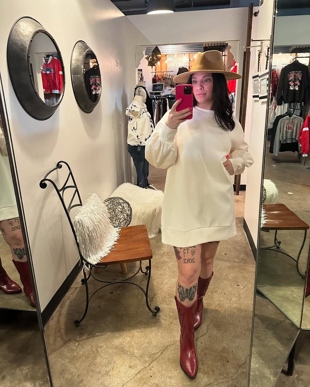 Post 2 by 3 Daughters Boutique on Instagram (carousel)