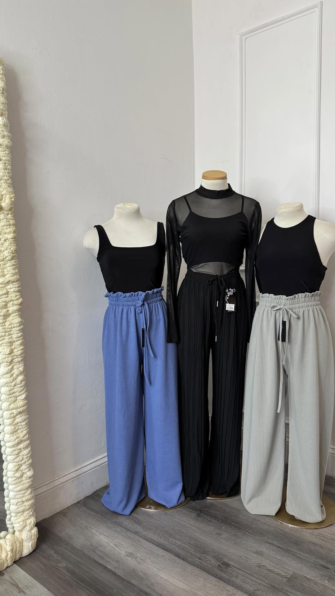 Post 3 by MODA  LIA on Instagram (video)