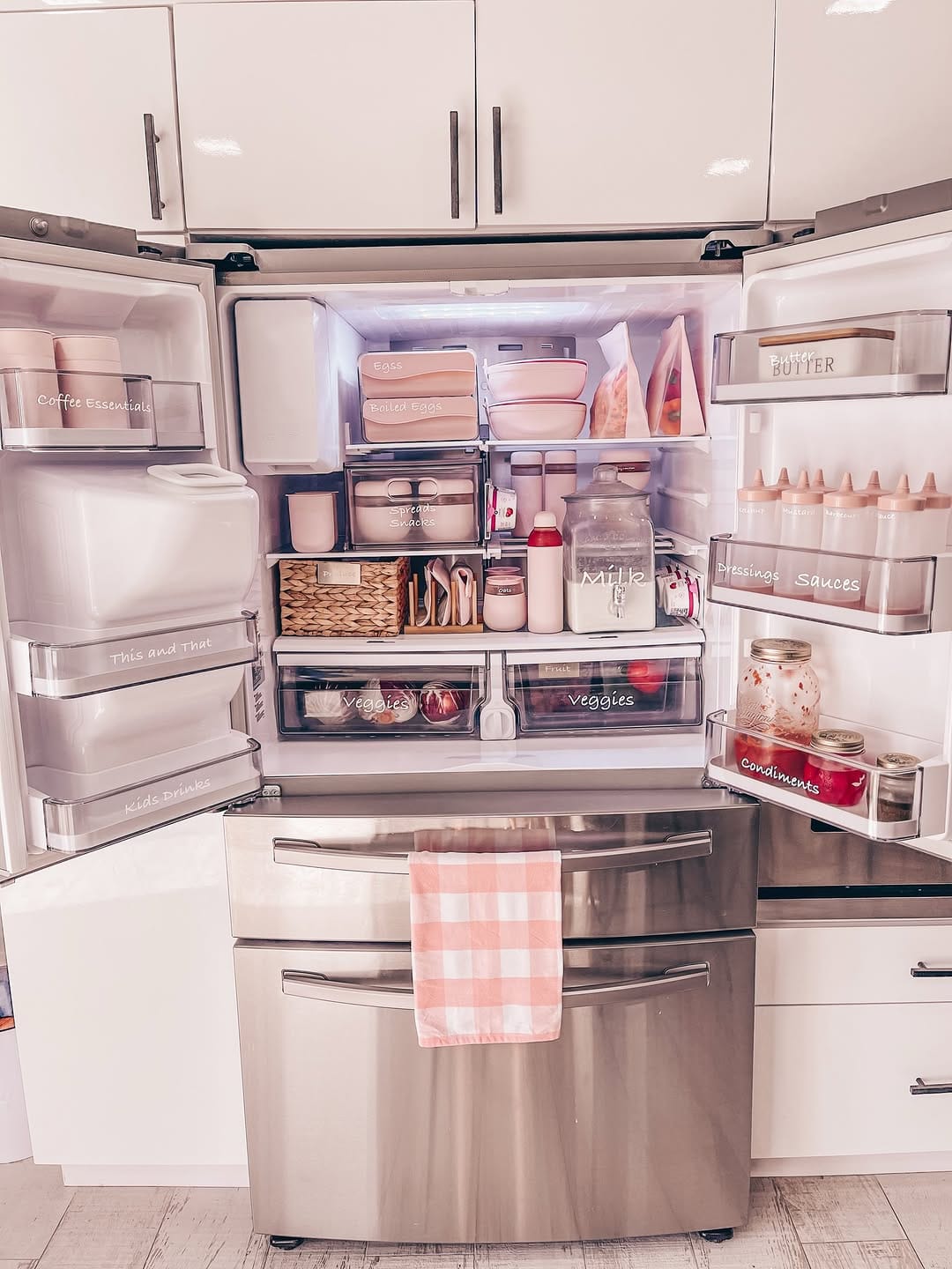 Post 5 by 🎀 Because organizing should feel cute 💕 on Instagram (carousel)